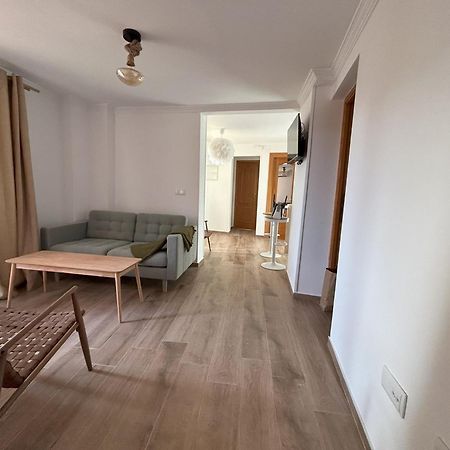 Edificio Amarillo En El Barrio Lejlighed Alicante Eksteriør billede