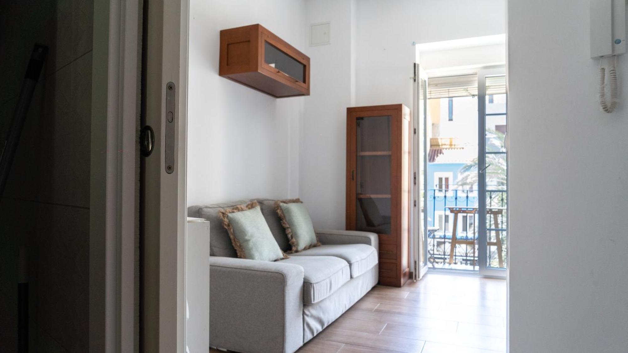 Edificio Amarillo En El Barrio Lejlighed Alicante Eksteriør billede